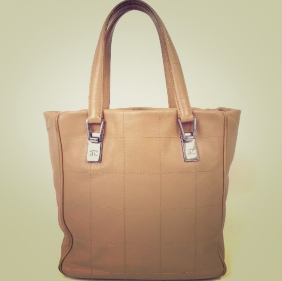 AUTHENTIC CHANEL TOTE - Picture 1 of 7